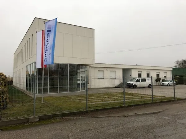 Rozbudowa budynku produkcyjnego o budynek badawczo-rozwojowy z zapleczem magazynowym — zdjęcie 1
